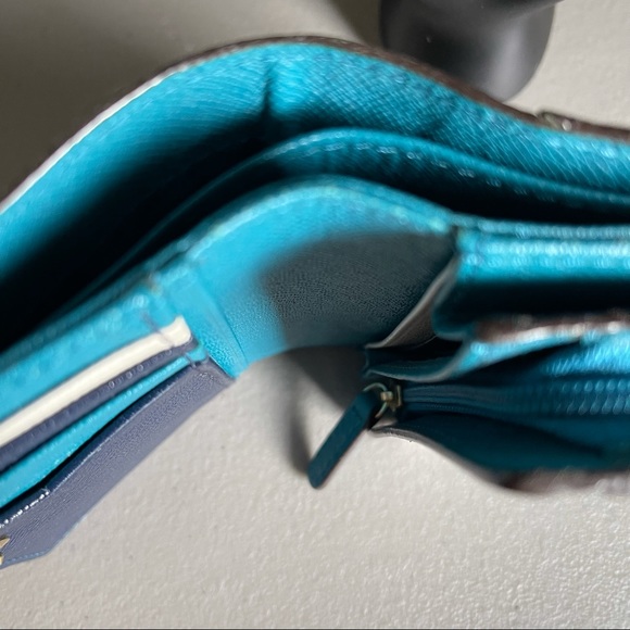 Michael Kors Tri-Fold Wallet Blue - Picture 11 of 16